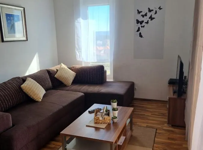Luka Apartment *